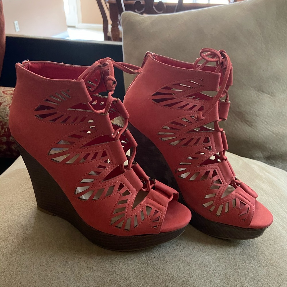 Shoes - Picture 6 of 16
